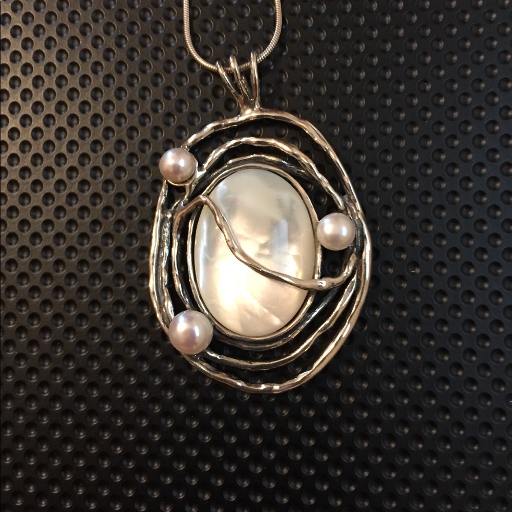 Sterling chain and large mother of pearl pendant
